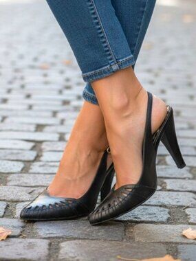 Elegant Nina Black Hariel Perlina-CT Point Toe Sling Back Heels Size 8 NWD